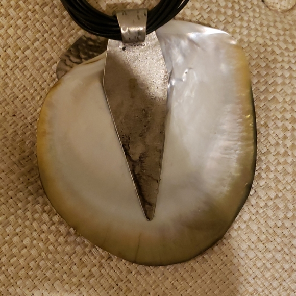 Statement Necklace Black Strands with Large Natural Sea Shell 19.5" Necklace 💞 - Picture 6 of 6